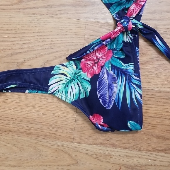 Shein Floral Bikini Top and Bottom Set Twist Top Padded Blue Womens Small - Picture 4 of 10